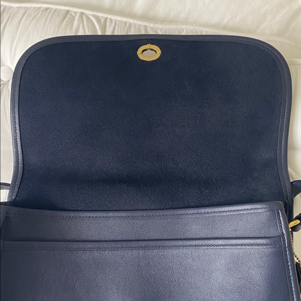 Vintage Coach Citi bag style 9790 in navy blue leather with brass hardware - Picture 5 of 8